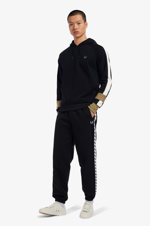 Pantalone Uomo T2507 con fettuccia Nero FRED PERRY- Francavilla Moda
